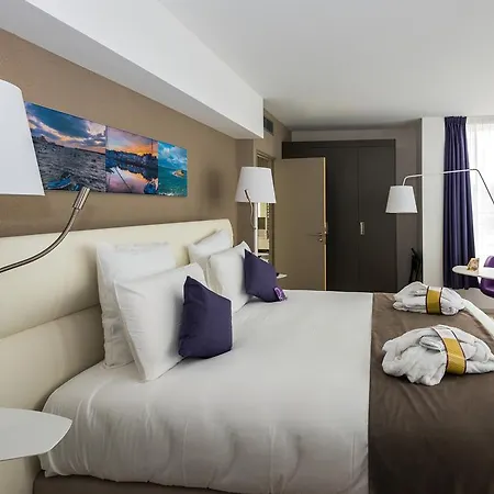 Hotel Mercure Centre Port 4*