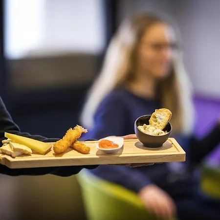 Mercure Centre Port Hotel 4*