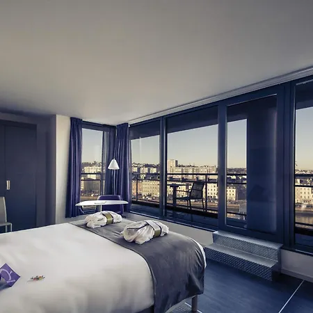 Mercure Centre Port Hotel