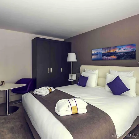 Mercure Centre Port 4*