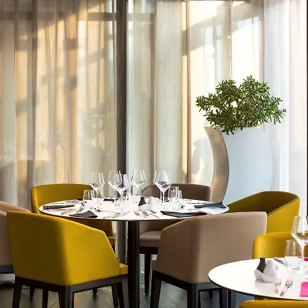 Mercure Centre Port Hotel
