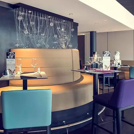 Hotel Mercure Centre Port 4*