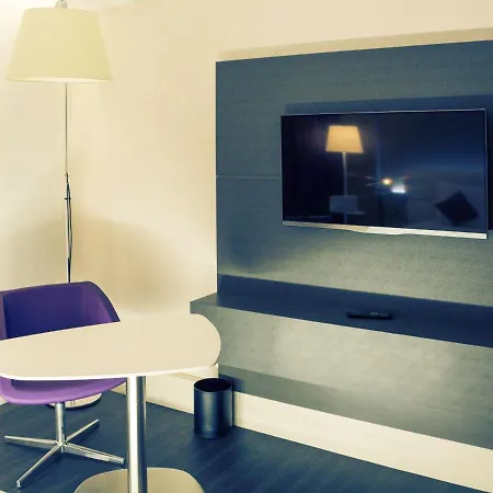 Hotel Mercure Centre Port 4*