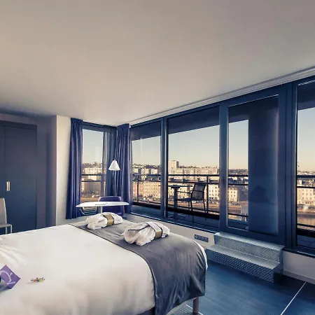 Mercure Centre Port Hotel 4*