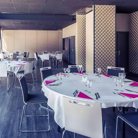 Hotel Mercure Centre Port 4*