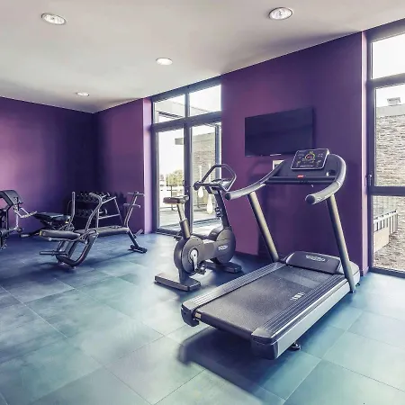 Hotel Mercure Centre Port 4*