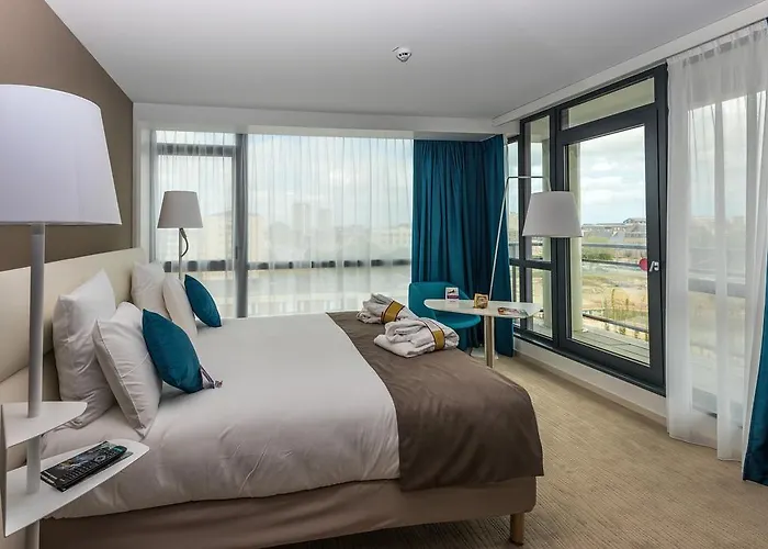 Mercure Centre Port Hotel 4*