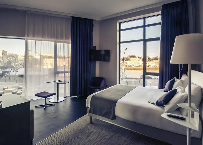Mercure Centre Port 4* 셰르부르 앙 코탱탕