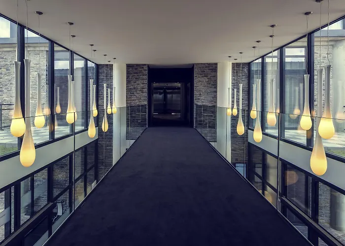 호텔 Mercure Centre Port 4*