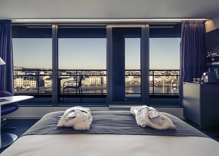 호텔 Mercure Centre Port 4*