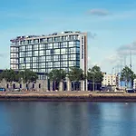 מלון Mercure Centre Port 4*