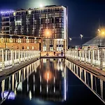 מלון Mercure Centre Port 4*