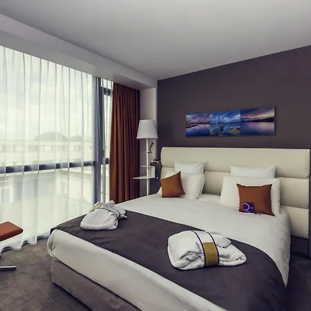 Mercure Centre Port Hotel 4*