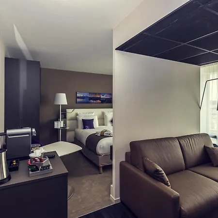 Mercure Centre Port Hotel 4*