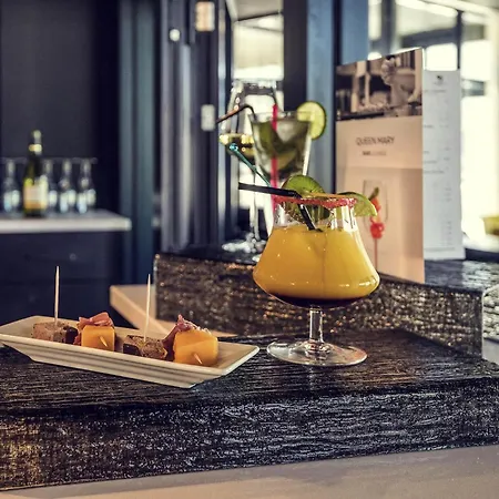 Mercure Centre Port 4*