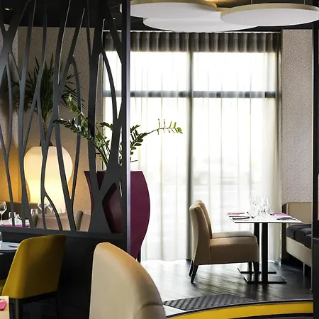 Mercure Centre Port فندق شيربوغ أون كوتننتين