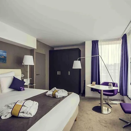 Mercure Centre Port 4*