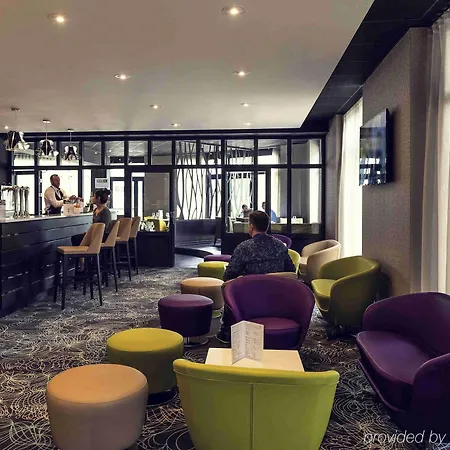 瑟堡中心港口美居酒店 4*