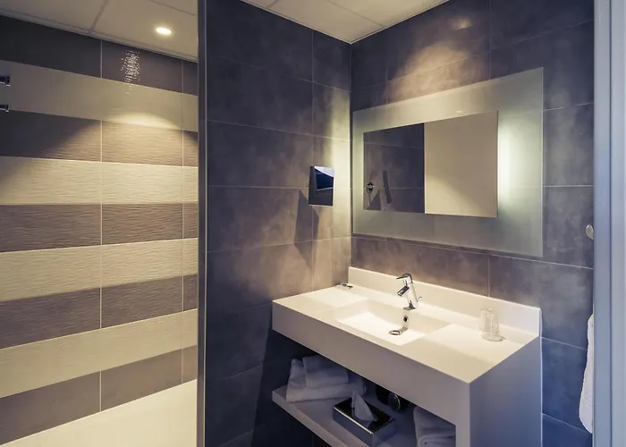 Mercure Centre Port فندق