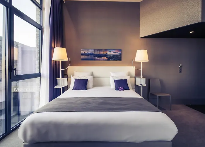 Mercure Centre Port 4*