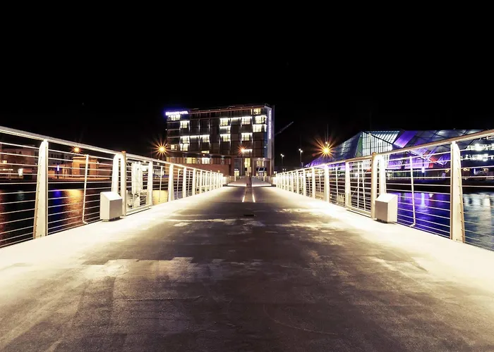 Mercure Centre Port فندق شيربوغ أون كوتننتين