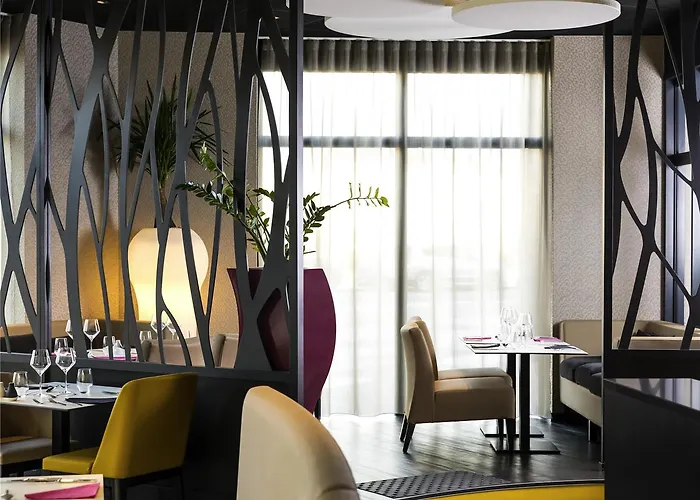 Mercure Centre Port فندق شيربوغ أون كوتننتين