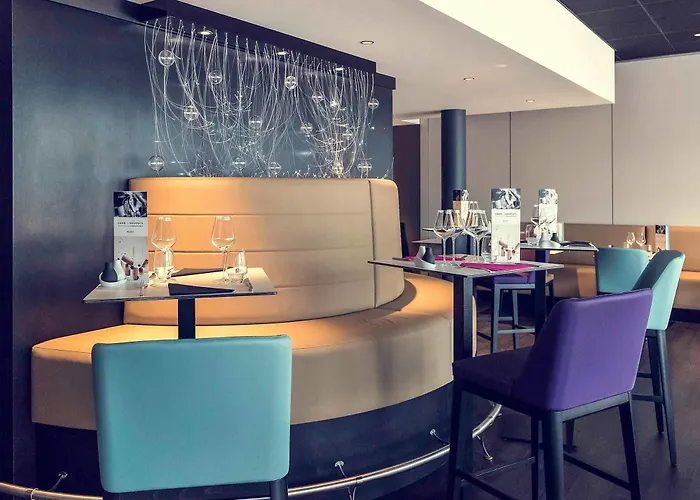 Hotel Mercure Centre Port 4*